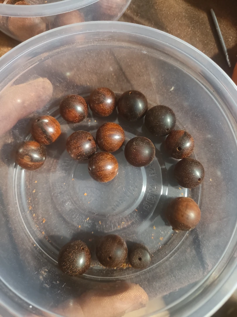 小叶紫檀老料黑飘红芝麻点 1.5 瑕疵珠 15 颗
