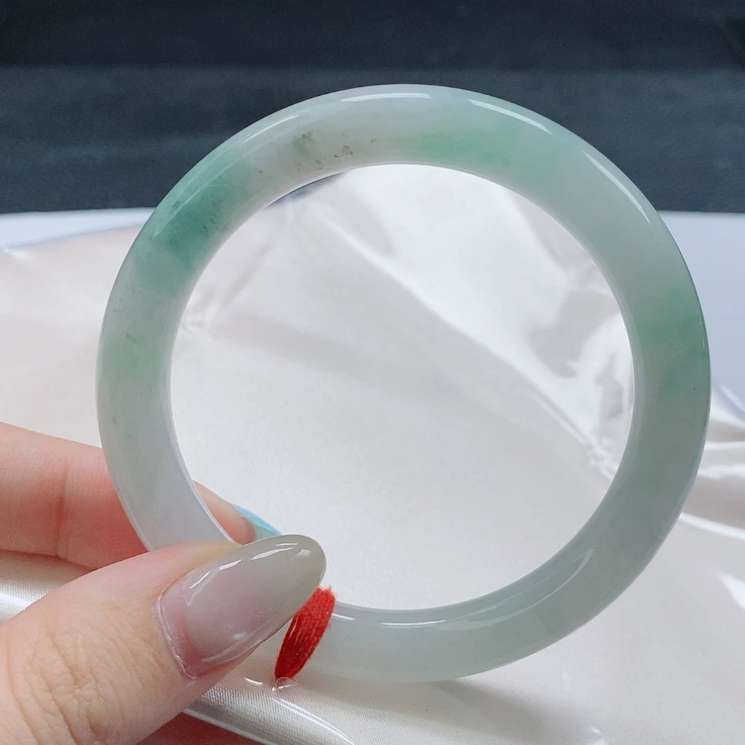 【闪购商品】未镶嵌手镯（圆镯）翡翠540号