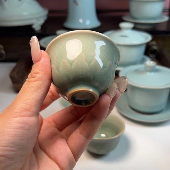 瓷片小*哈哈哈哈哈哈哈哈哈