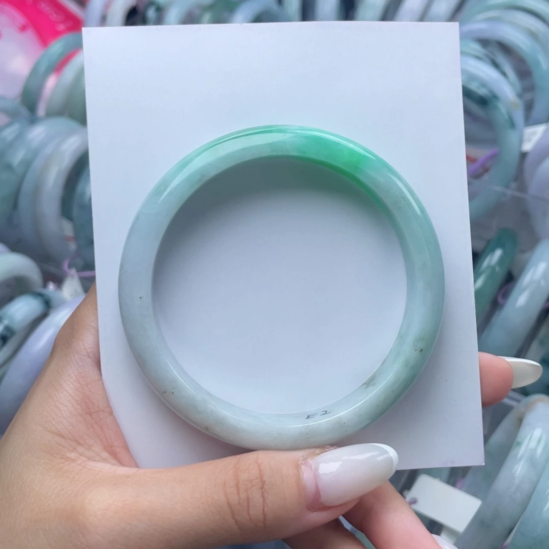 邯***姐翡翠未镶嵌手镯60圈