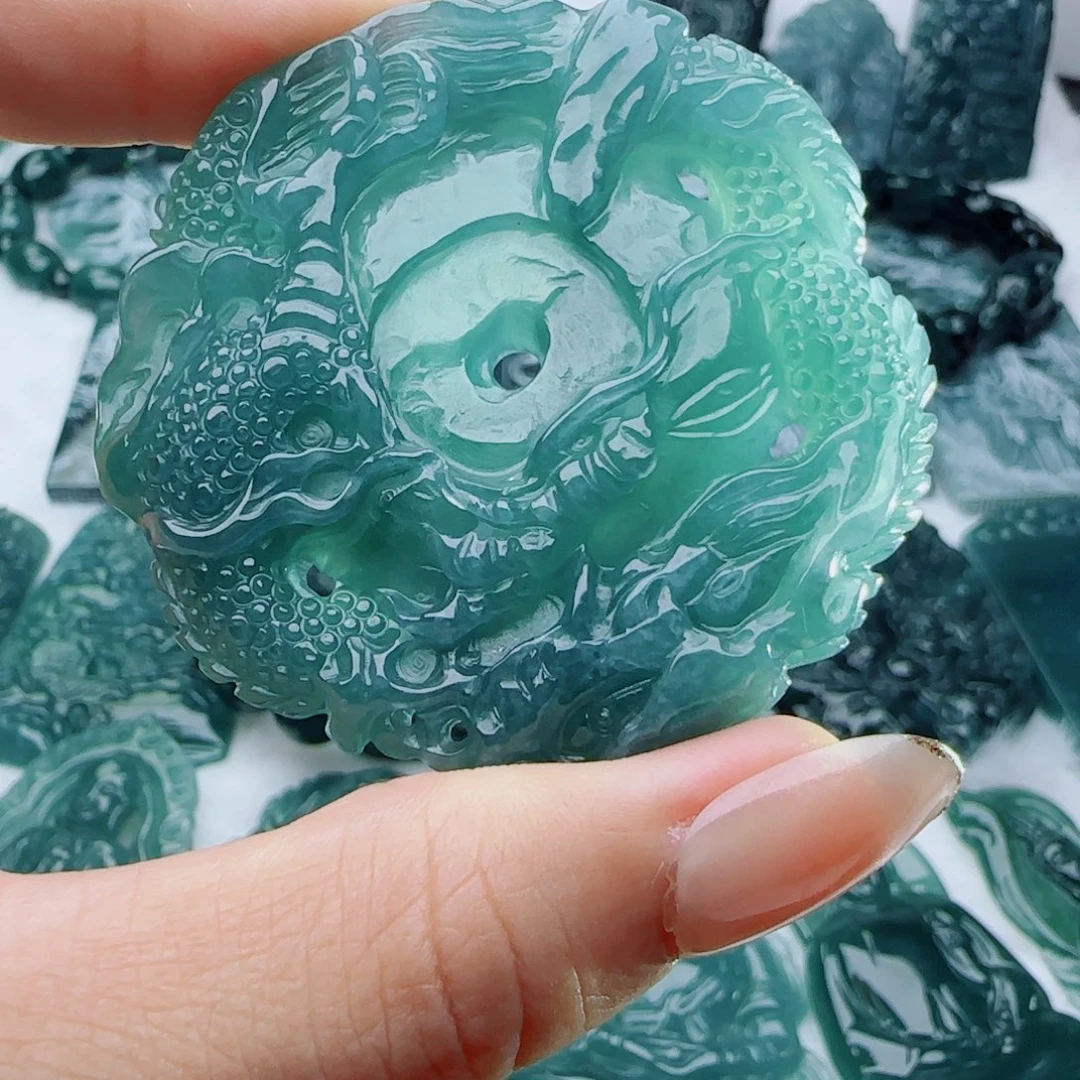 颈饰未镶嵌翡翠多样性发货天然的A货翡翠