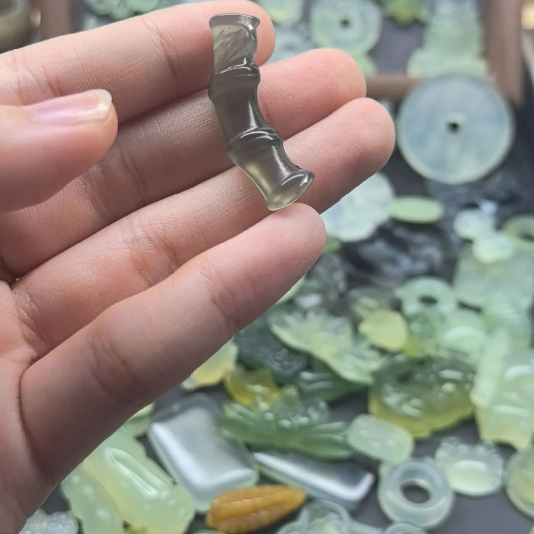 合金蛇纹石玉颈饰