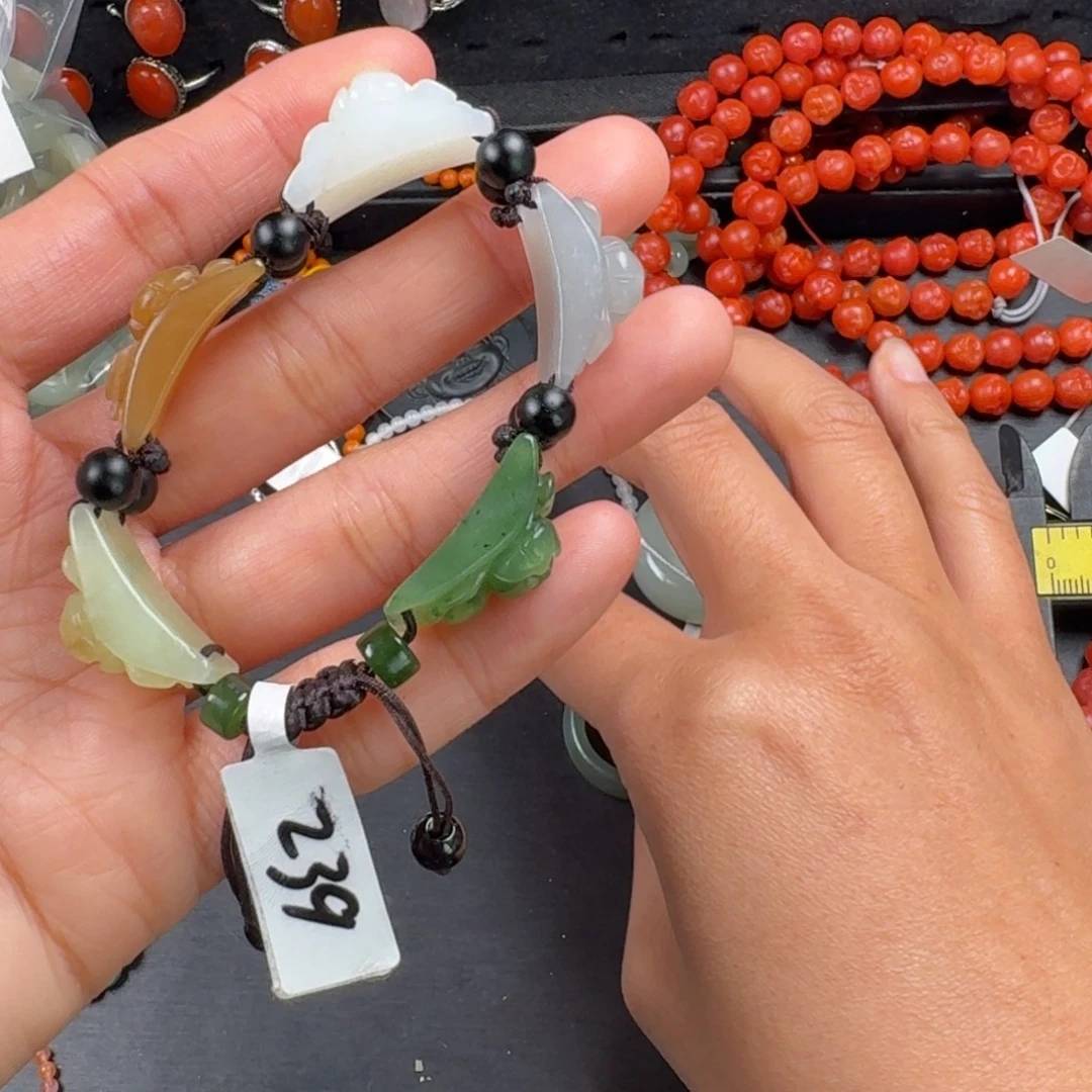 和田玉未镶嵌珠宝奇石