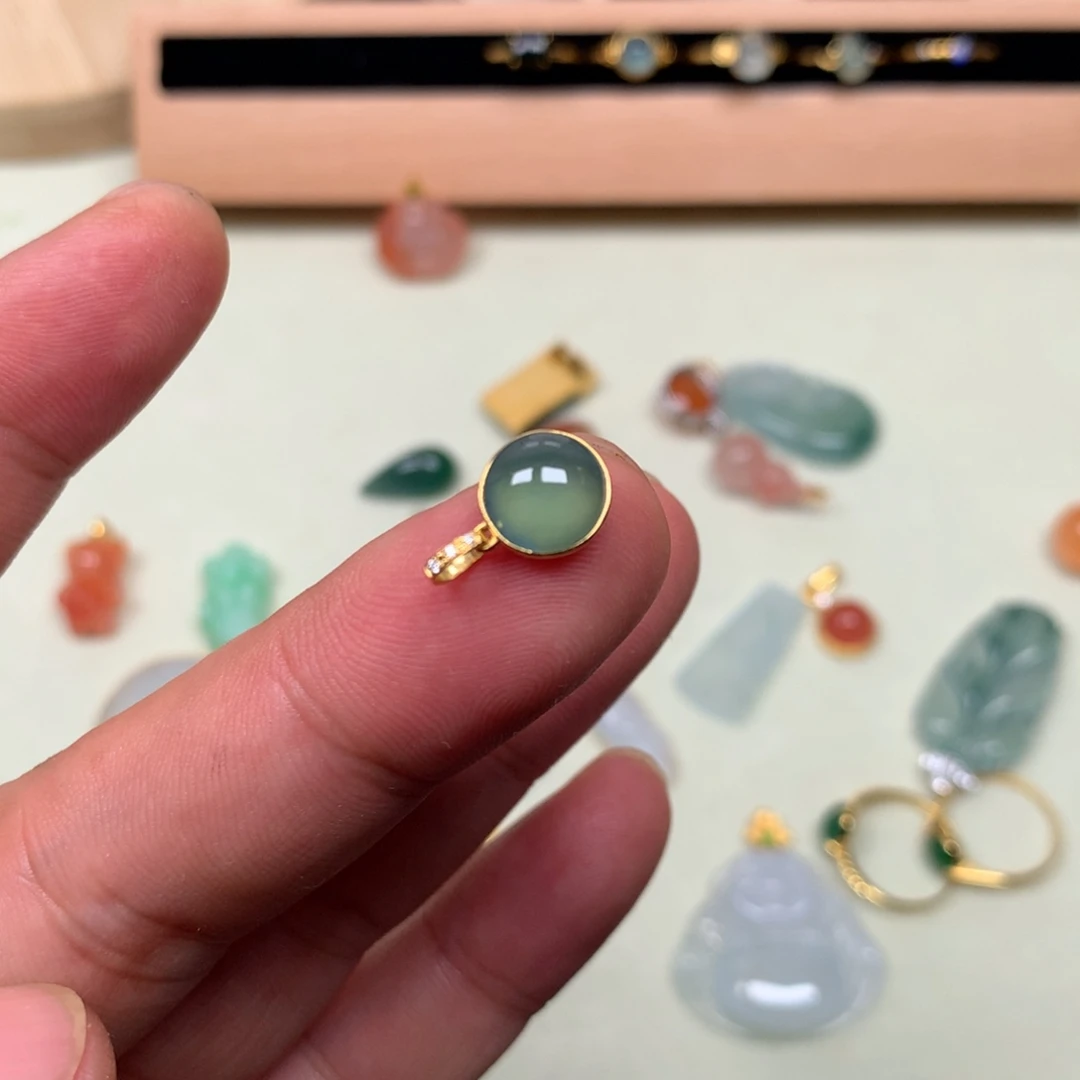 ****叶翡翠18K金镶嵌颈饰0039