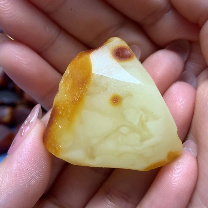 未镶嵌定制琥珀飞***迪蜜蜡工坊原石定制