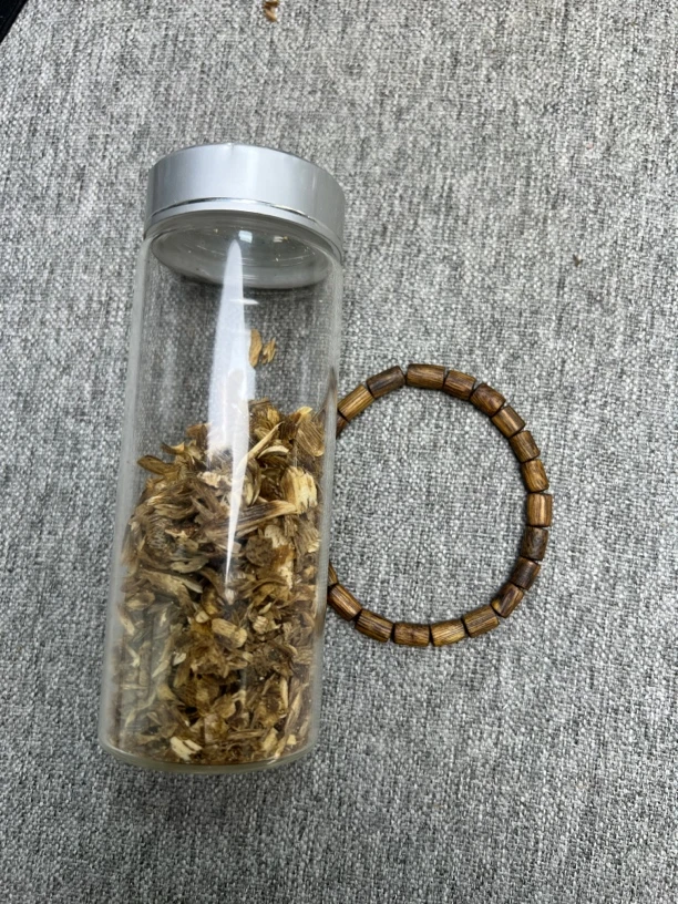 沉香E003沉香瓶装原材料多样性发货一份（桶珠