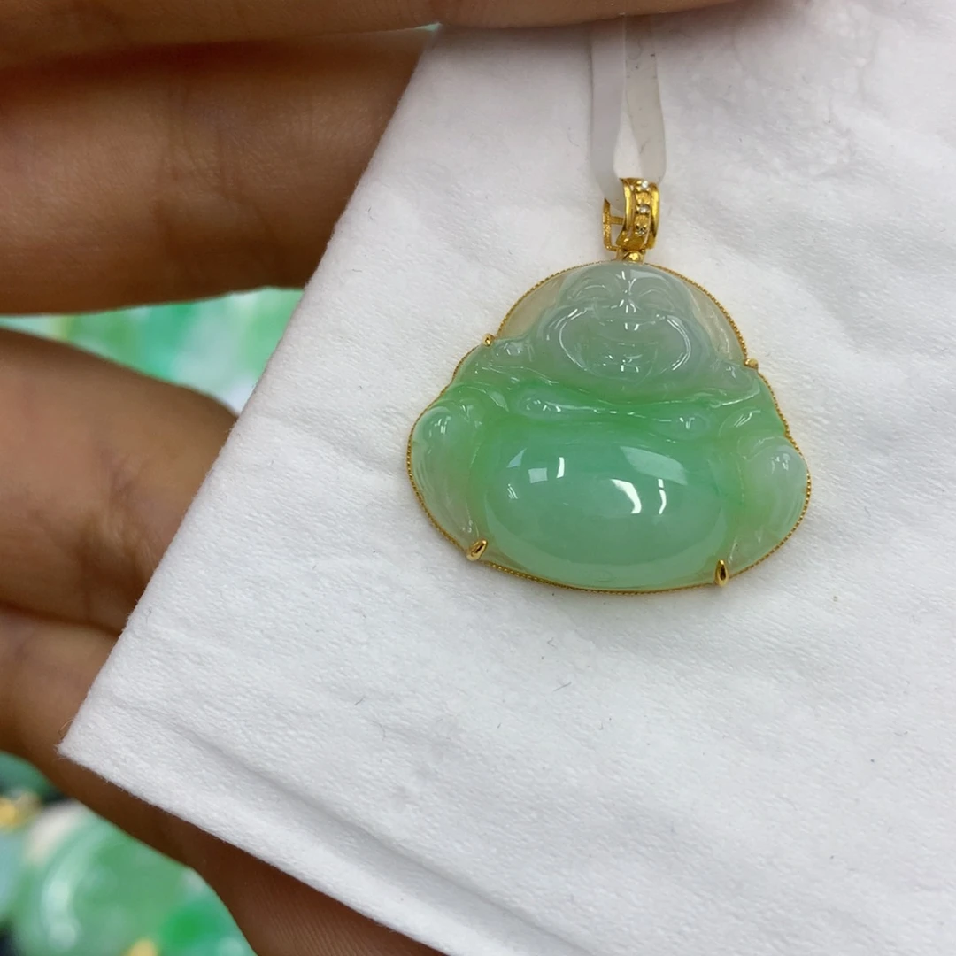 翡翠18K金镶嵌颈饰