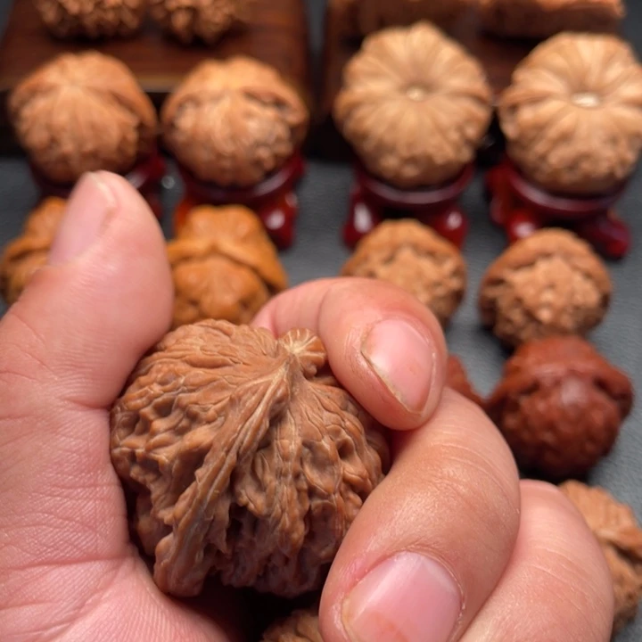 龍***文玩核桃吊坠四座楼