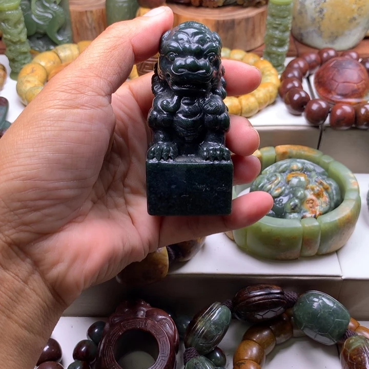 岫岩河磨玉（透闪石质玉）未镶嵌把件