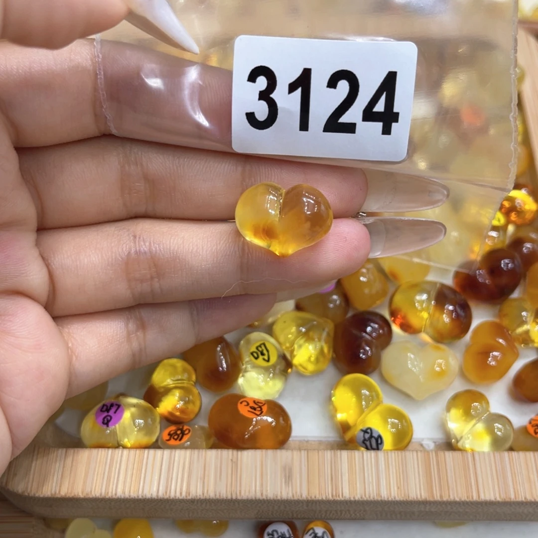 ****歌琥珀未镶嵌珠宝奇石