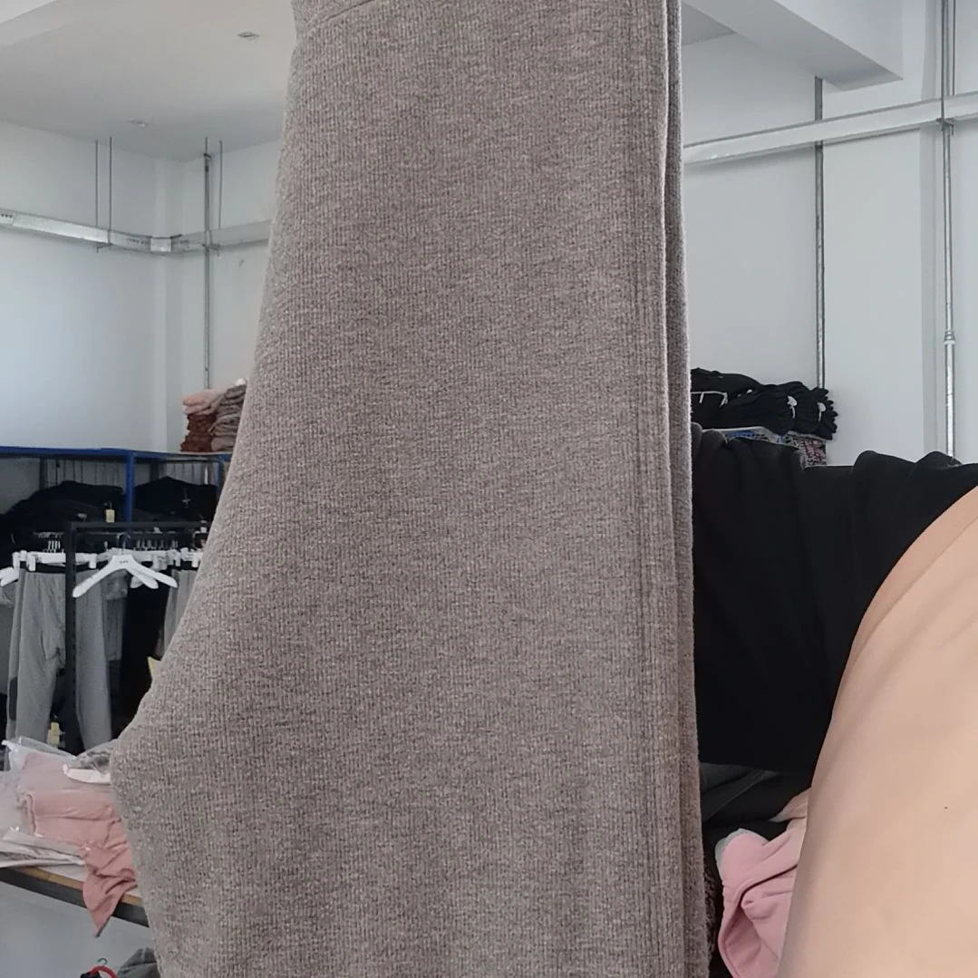 驼绒女裤样品孤品