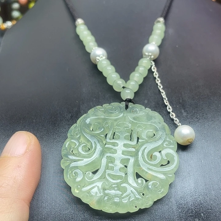 未镶嵌蛇纹石玉颈饰