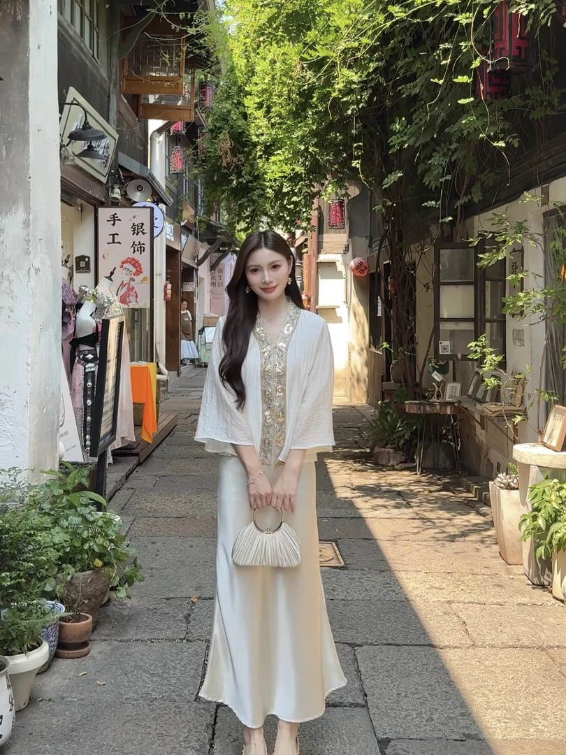 2025新款仙气修身闪亮新中式国风重工珠管绣掐褶上衣