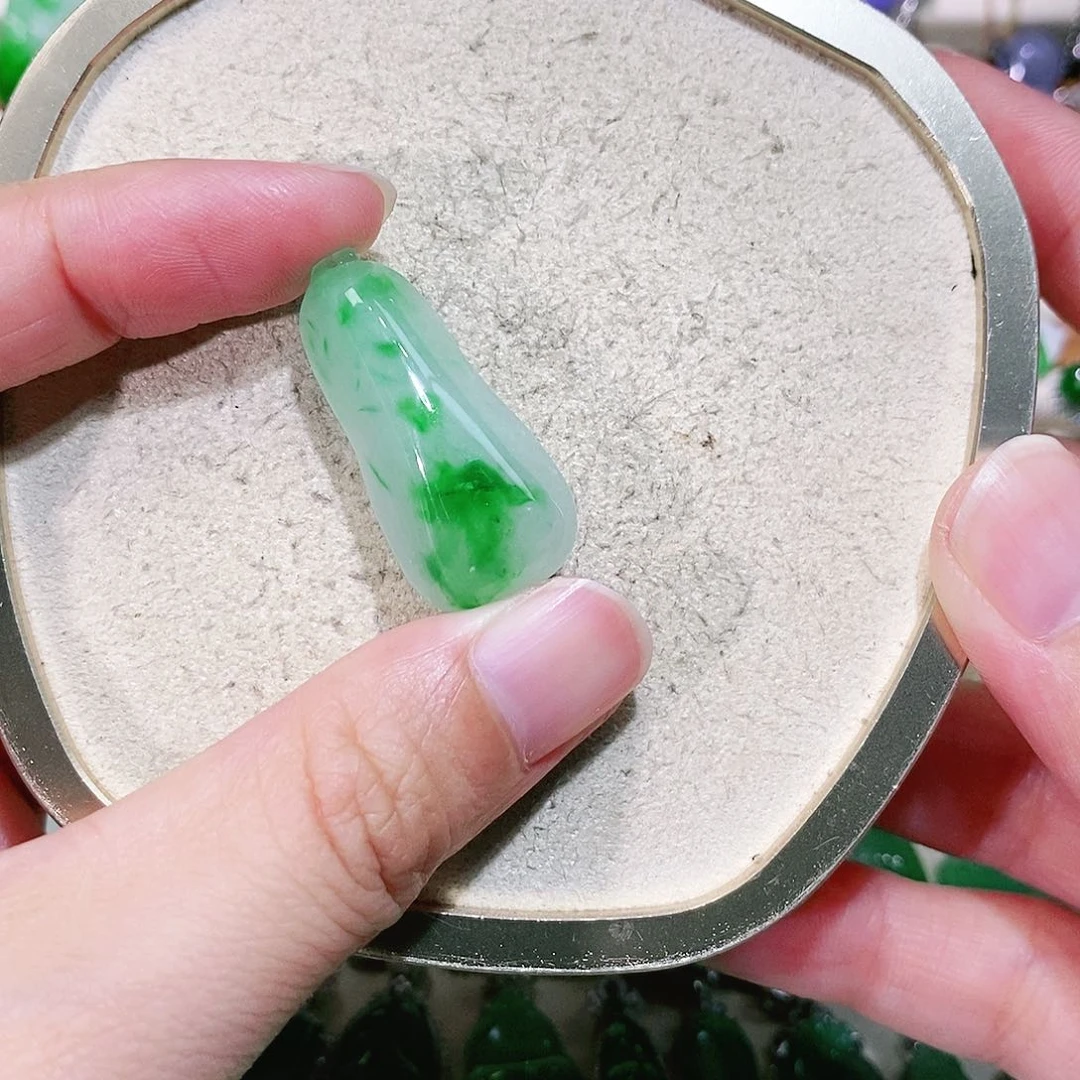 【闪购商品】翡翠挂件未镶嵌裸石