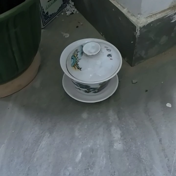 青花瓷刘*青花盆一个包邮的