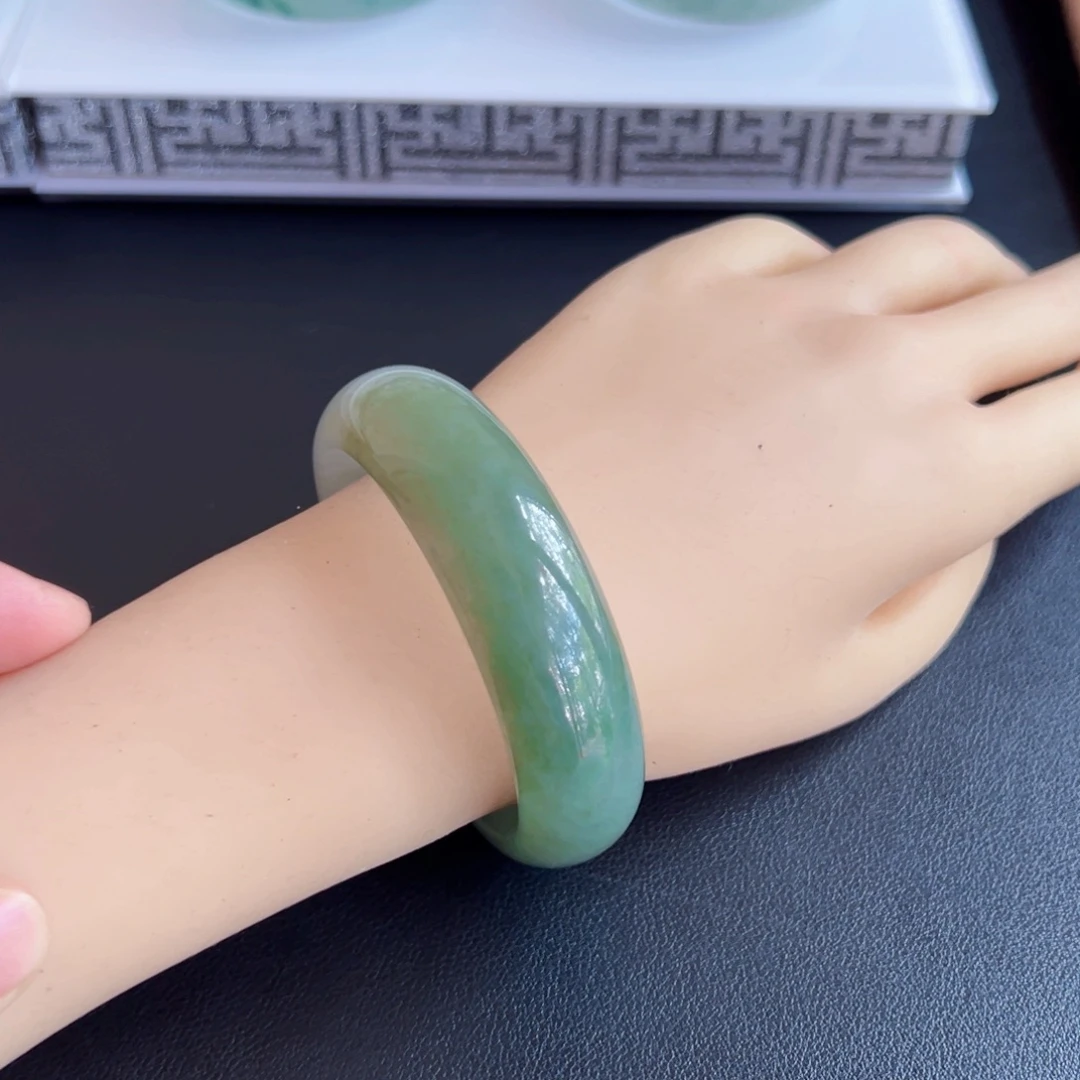 翡翠未镶嵌手镯圈口56:57/58