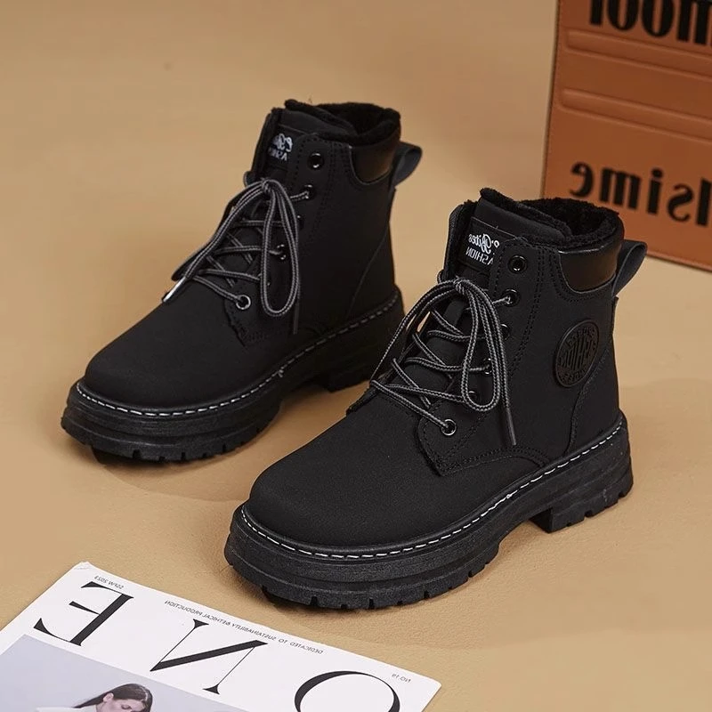 厨房防滑鞋女秋冬上班不累脚软底黑色短靴防油防水加绒厨师工作鞋