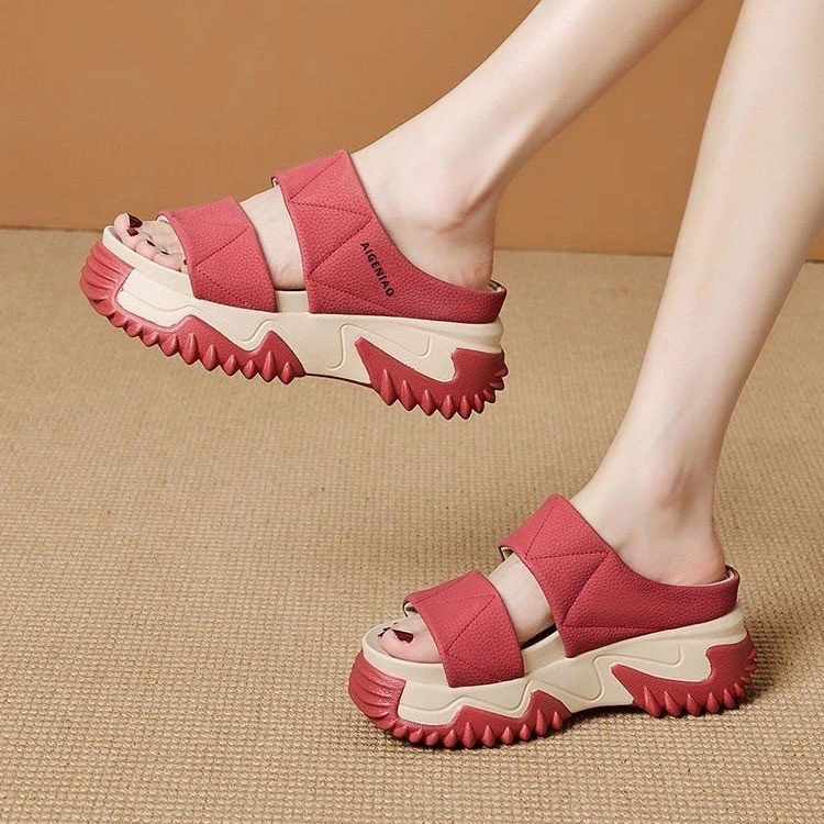 2025夏季新款一字拖坡跟跟底裂纹皮质PU帮面厚底