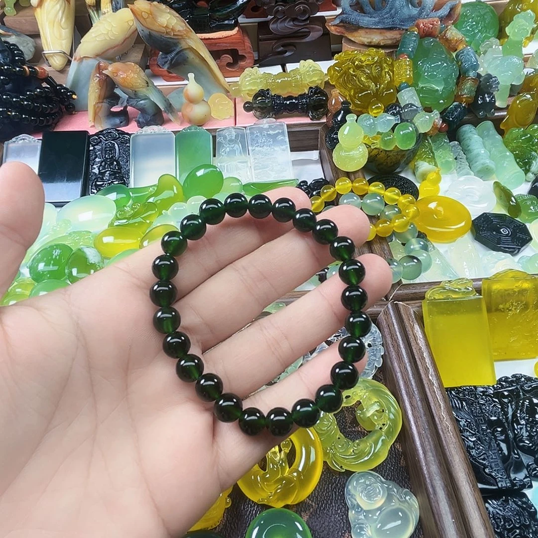 小***子蛇纹石玉未镶嵌颈饰