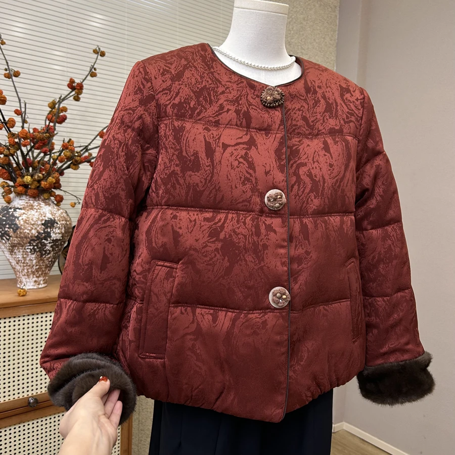 高端妈妈冬季新款高级超好看洋气独特漂亮加厚保暖棉服外套女棉袄