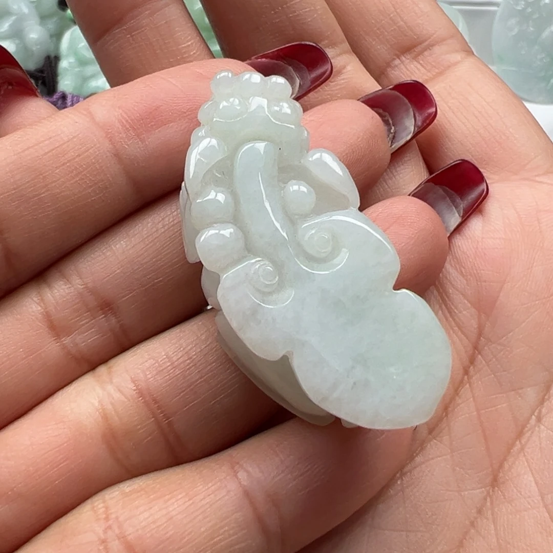 翡翠颈饰未镶嵌貔貅