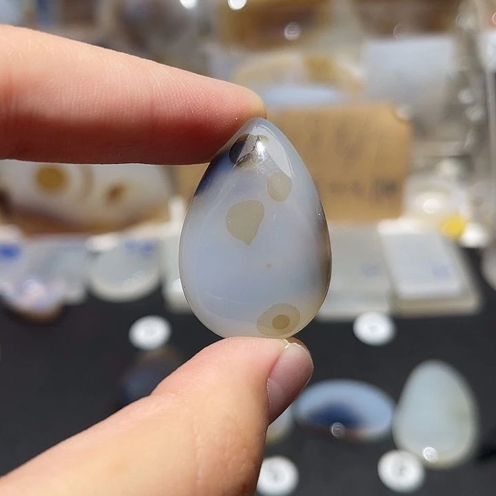 玛瑙/玉髓颈饰未镶嵌