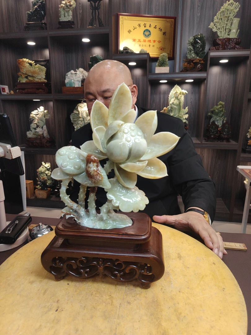 蛇纹石玉覆膜摆件原创作品