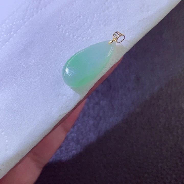 翡翠18K金镶嵌颈饰翡翠