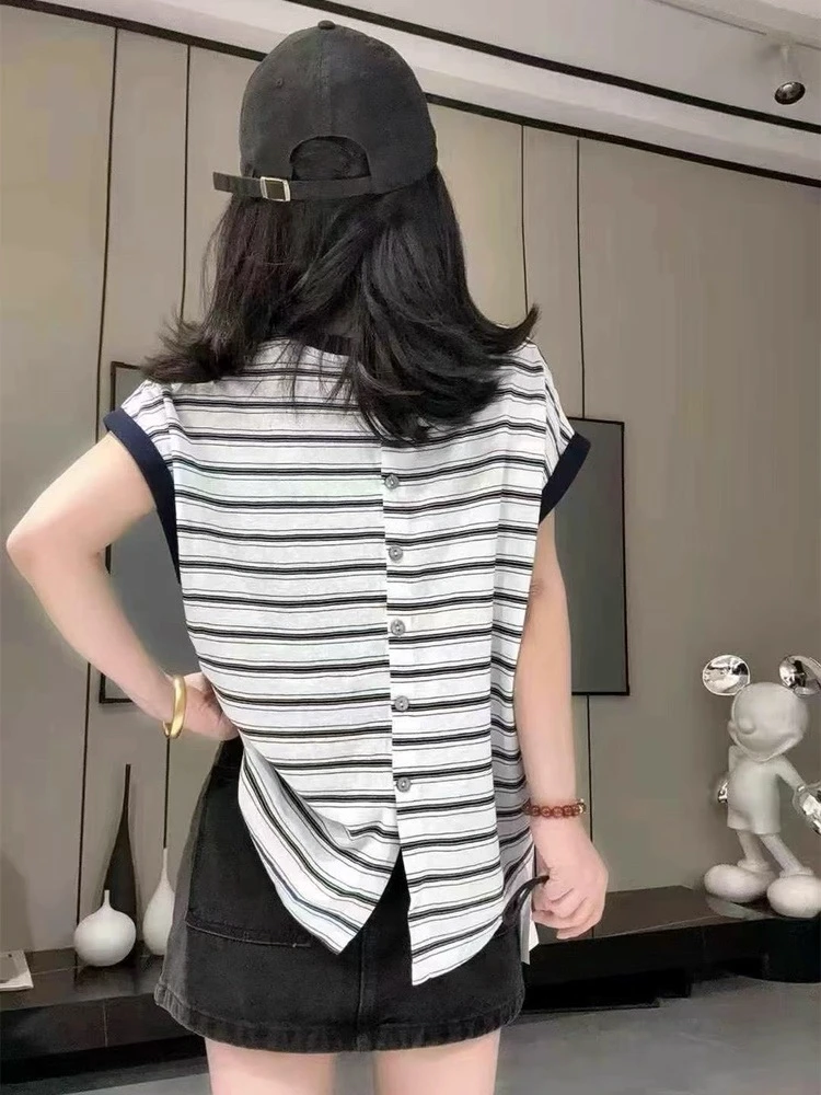 WYFS时尚个性后排扣开叉条纹短袖