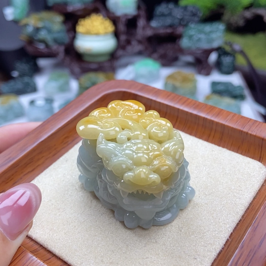 翡翠未镶嵌颈饰A17 黄金甲含珠貔貅