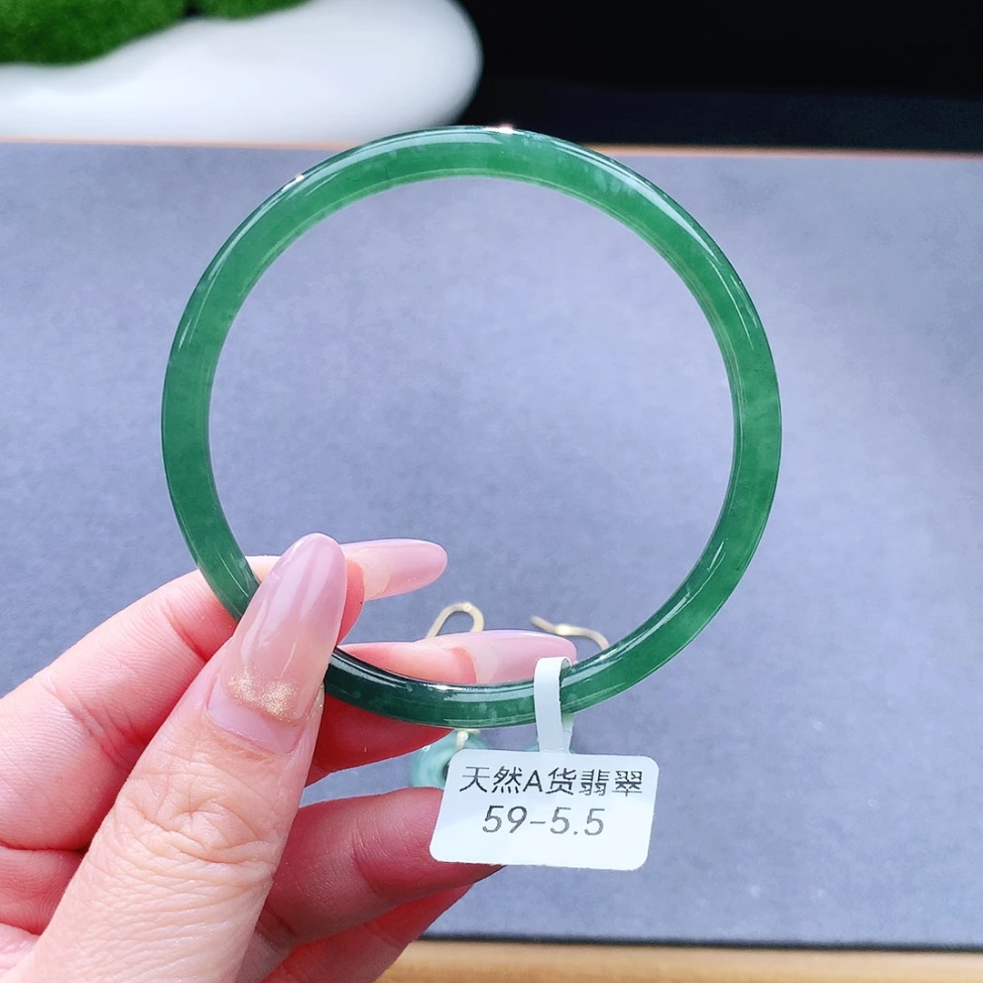 未镶嵌手镯（圆镯）翡翠