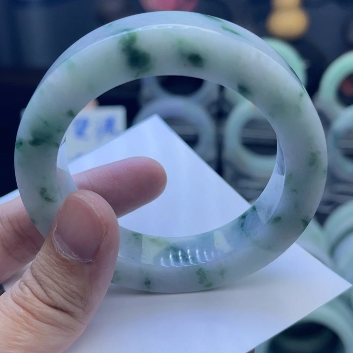 定制翡翠未镶嵌手镯