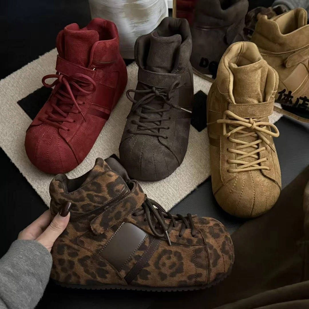 2025年秋季新款时尚百搭厚底增高面包大头魔术贴系带设计款休闲鞋