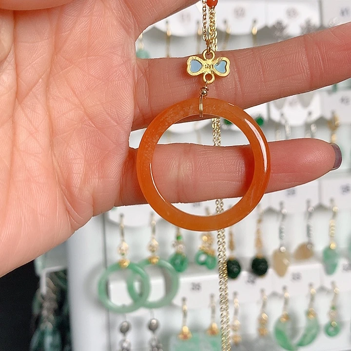 翡翠颈饰未镶嵌翡翠