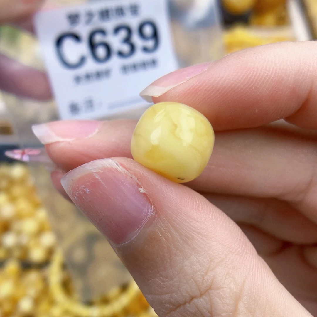 未镶嵌琥珀珠宝奇石12