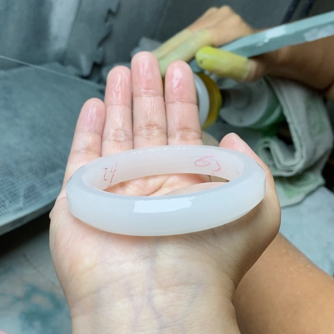 梦***石英质玉手镯未镶嵌定制