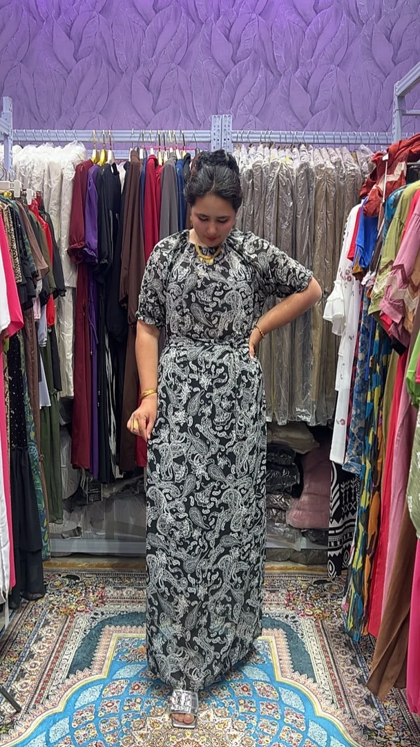 常规碎花套头轻职风V领连衣裙长裙夏季薄雾少女风