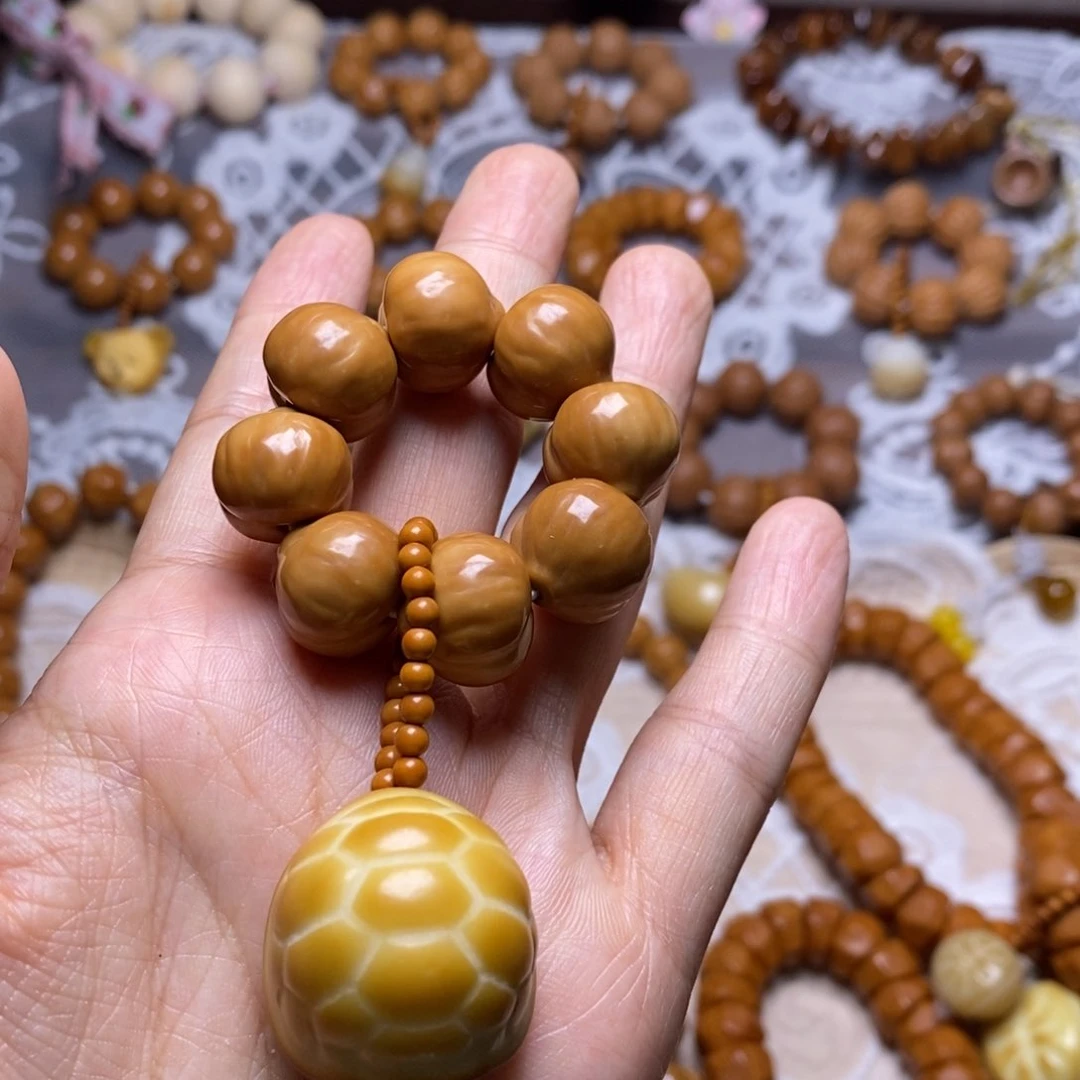 把件猴头核桃柯基屁桃龟甲