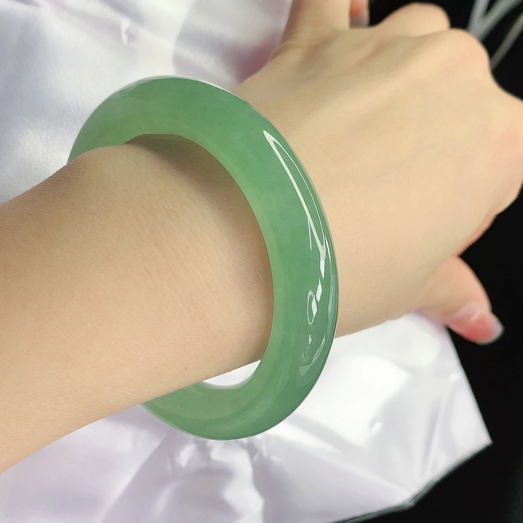 翡翠手镯未镶嵌缅甸天然a货翡翠