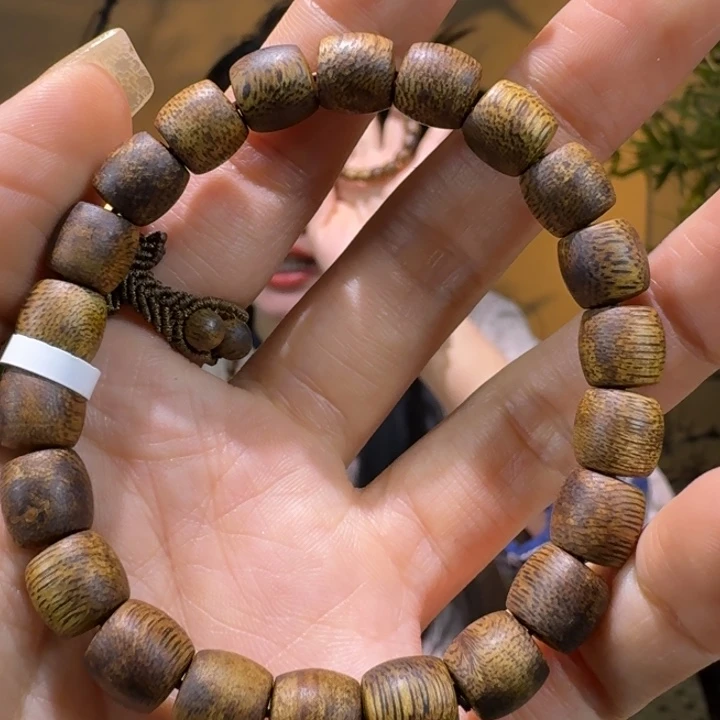 沉香手串绿奇楠沉香乌身圆叶手串5.6g