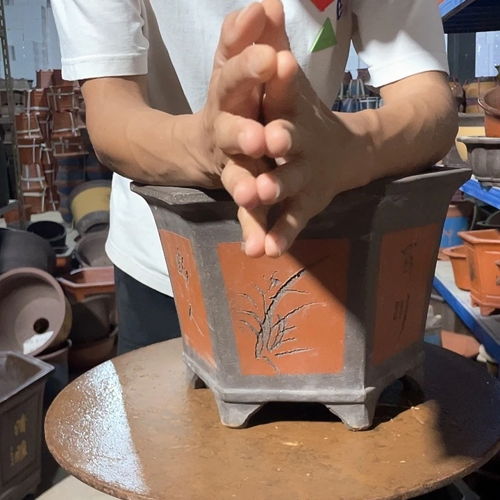 32红色六方花盆花盆