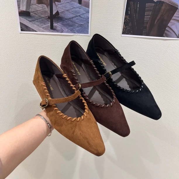 秋冬新款尖头单鞋内增高平底款一字式扣带跟鞋时尚浅口