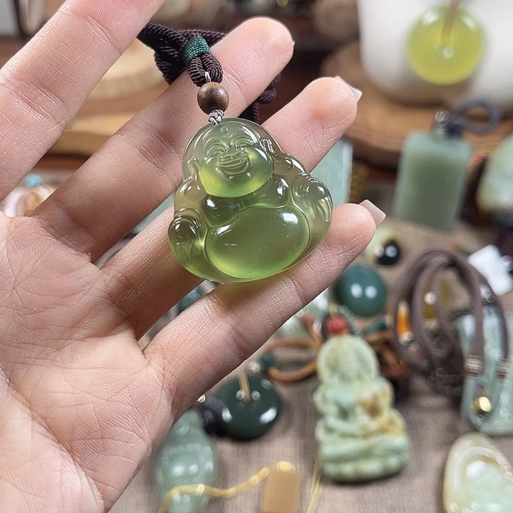 蛇纹石玉未镶嵌颈饰