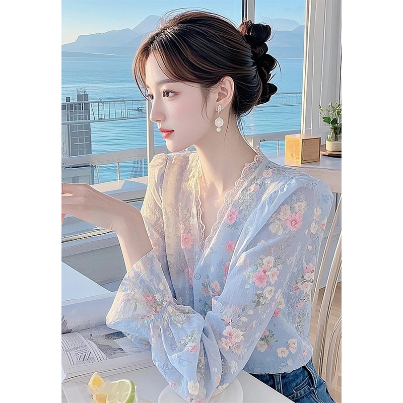 高级感蕾丝花边V领长袖雪纺衬衫女2025春秋新款独特漂亮碎花上衣