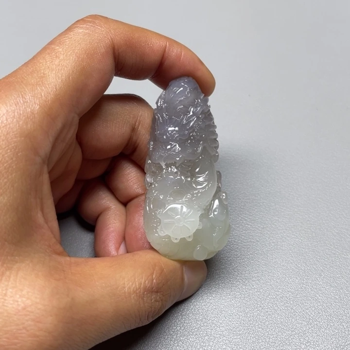 吊坠(不含链)未镶嵌和田玉游*