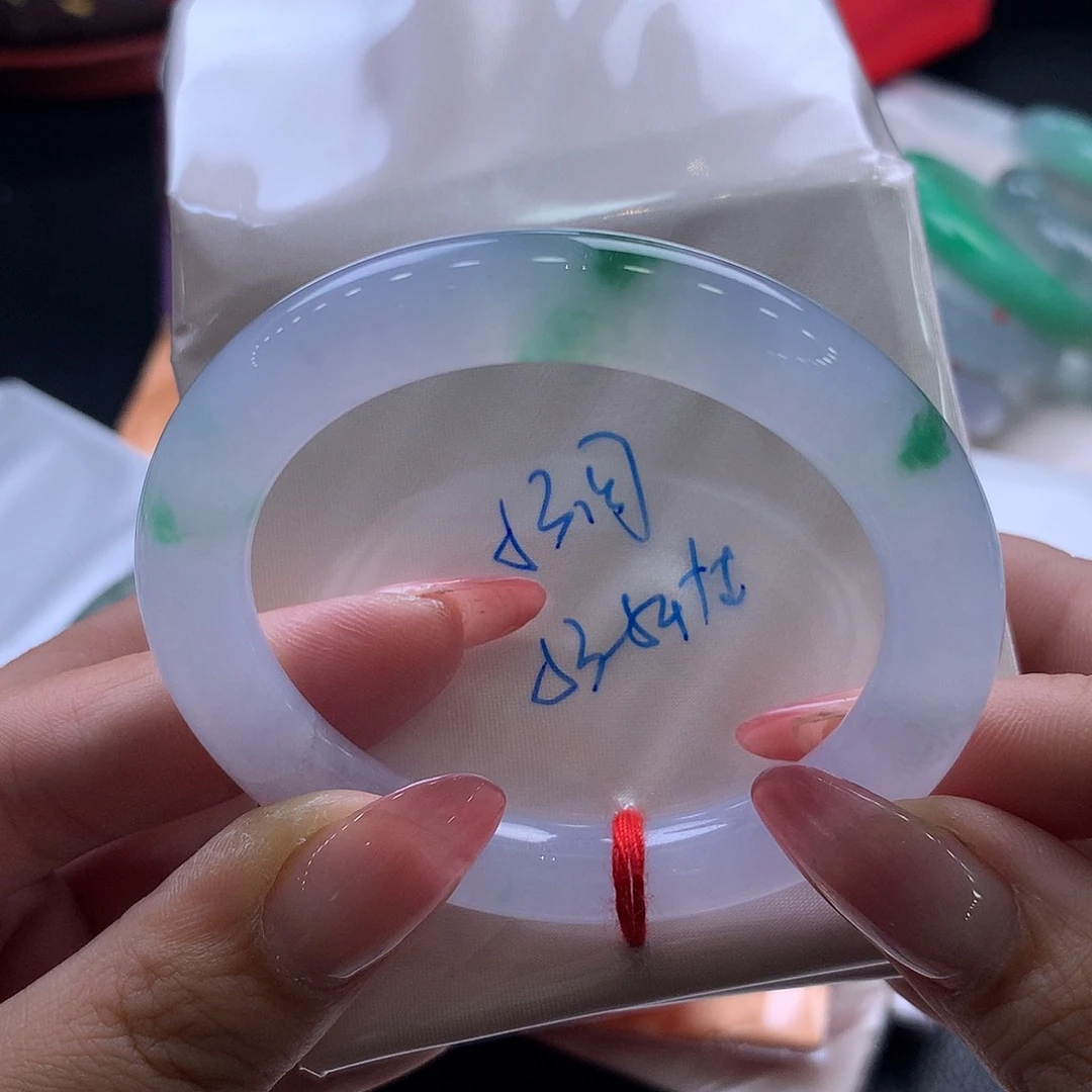 翡翠手镯（圆镯）未镶嵌53圆