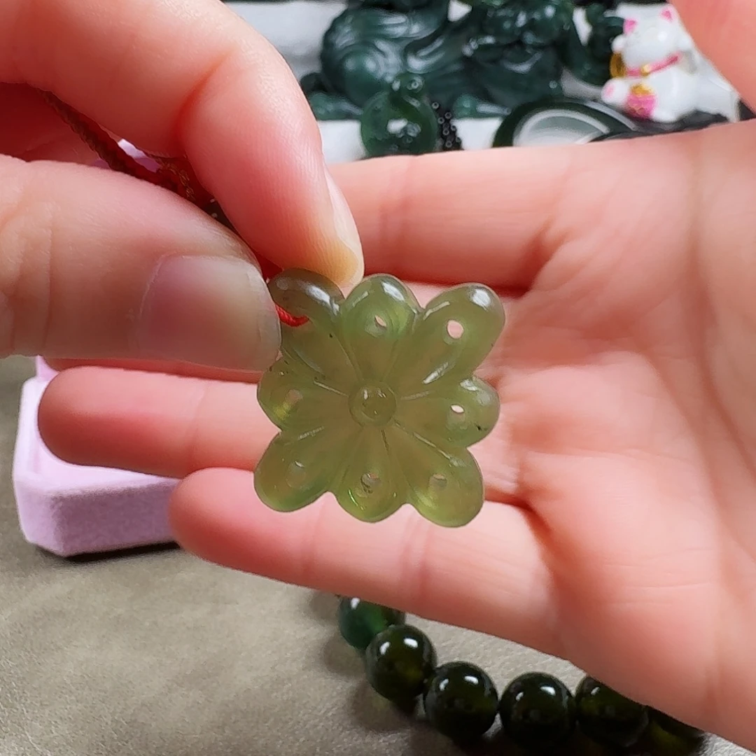 蛇纹石玉未镶嵌颈饰