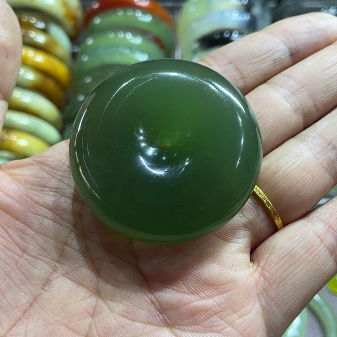 蛇纹石玉颈饰未镶嵌