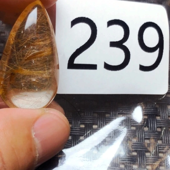 水晶颈饰未镶嵌好**宝水晶