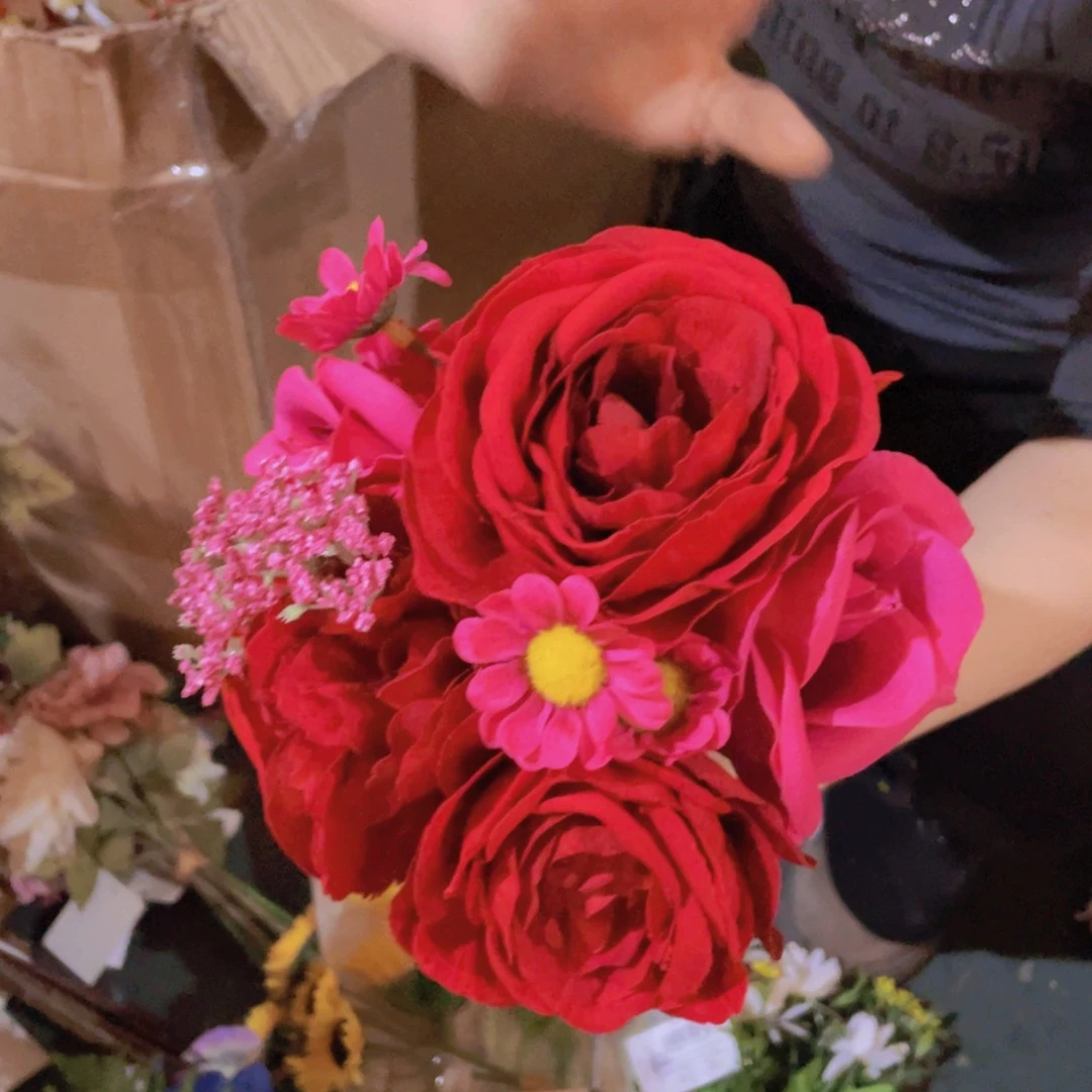 陶瓷花瓶，仿真绿植。